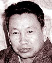 Đặc biệt, Pol Pot tiến hành các cuộc thanh trừng những người chống đối, trong đó nổi tiếng nhất là vụ tra tấn và tàn sát 20.000 người ở nhà tù Toul Sleng. Chỉ trong vòng 4 năm nắm quyền, Pol Pot và chế độ Khmer Đỏ đã giết hại 2 triệu người dân Campuchia.