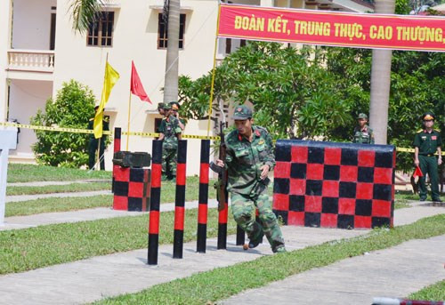 Khéo léo luồn lách qua các hàng cọc.