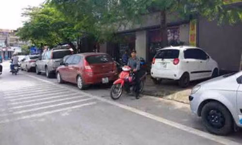 Giang ho dat Cang vieng dam tang nan nhan vu hon chien