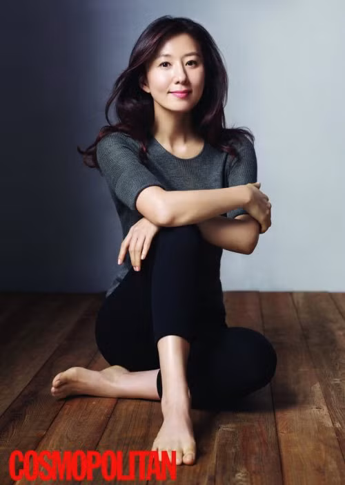 Cùng với gương mặt trẻ trung, nữ diễn viên Người tình của chồng tôi còn khiến fan mê mẩn với thân hình nuột nà, gợi cảm không kém các đàn em.