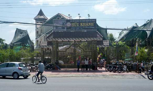 Biệt thự nơi 2 vợ chồng bị sát hại thương tâm.