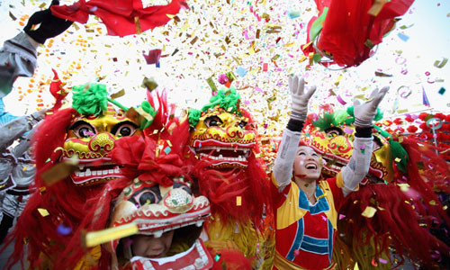 Trung Quốc có phong tục đón Tết Nguyên Đán vô cùng độc đáo. Ngày lễ quan trọng nhất trong năm đối với người Trung Quốc thường diễn ra trong 15 ngày và mỗi ngày đều mang một ý nghĩa khác nhau. Tuy nhiên, 3 ngày đầu tiên của năm mới có ý nghĩa quan trọng nhất.