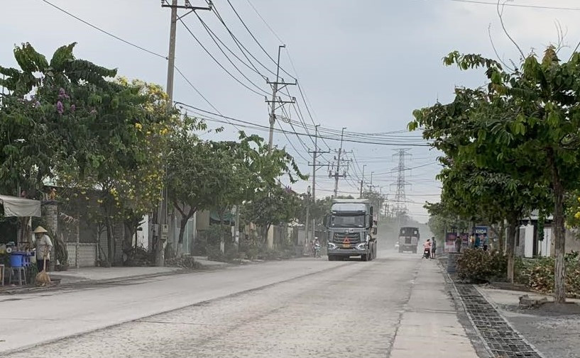 Đồng Nai: Hàng trăm hộ phải sống chung với ô nhiễm từ mỏ đá Dong Nai: Hang tram ho phai song chung voi o nhiem tu mo da