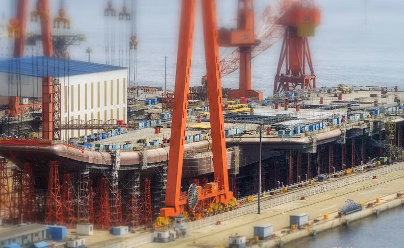 Có thể nói, tàu sân bay Type 001A cơ bản đã hoàn thành phần mặt boong phóng máy bay. Điều đó cũng có nghĩa là Trung Quốc tiến gần hơn tới việc hoàn tất chế tạo tàu sân bay đầu tiên do nước này tự thiết kế, chế tạo. Và cũng là tàu sân bay thứ 2 sẽ được trang bị cho Hải quân Trung Quốc sau chiếc Liêu Ninh – vốn là cải tạo từ thân tàu cũ của Liên Xô.