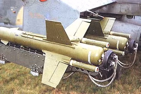 Thế hệ tên lửa chống tăng AT-2 được trang bị hệ dẫn đường vô tuyến thay vì kiểu dẫn đường qua dây - kiểu này tiện lợi hơn, tên lửa bay nhanh hơn nhưng lại dễ bị gây nhiễu khiến đạn đi chệch hướng.