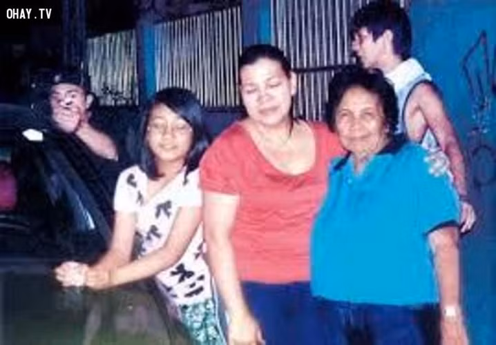 Thẩm phán Reynaldo Dagsa đã chết bởi ba phát đạn của một kẻ giấu mặt nhắm thẳng vào ông trong đêm khi ông đang chụp hình kỷ niệm giao thừa cho các thành viên trong gia đình. Bức ảnh do chính tay ông chụp cuối cùng này đã cho thấy chân dung hung thủ.