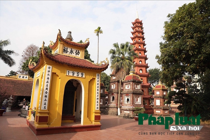 Mới đây, theo bảng xếp hạng của wanderlust.co.uk, chùa Trấn Quốc đứng vị trí thứ 3 trong số 10 ngôi chùa có cảnh đẹp "không thể tin được". Trước đó, năm 2016, tờ Daily Mail cũng đã xếp chùa Trấn Quốc vào top 16 ngôi chùa đẹp nhất thế giới.