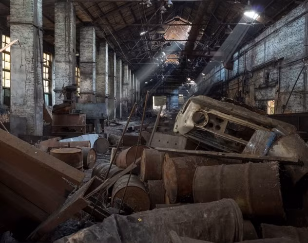 Hình ảnh lộn xộn bên trong một địa điểm bỏ hoang ở Chernobyl.