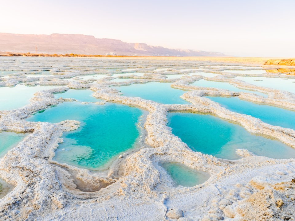 The Dead Sea, Israel and Jordan. (ảnh: Insider).
