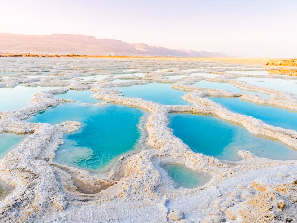 The Dead Sea, Israel and Jordan. (ảnh: Insider).