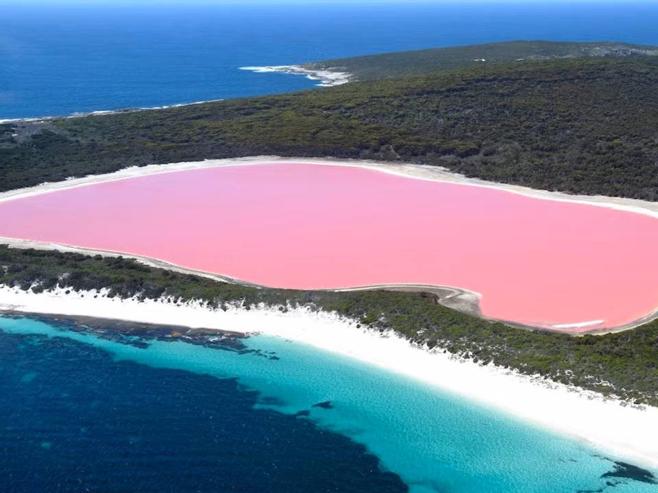 Lake Hillier, Australia. (ảnh: Insider).