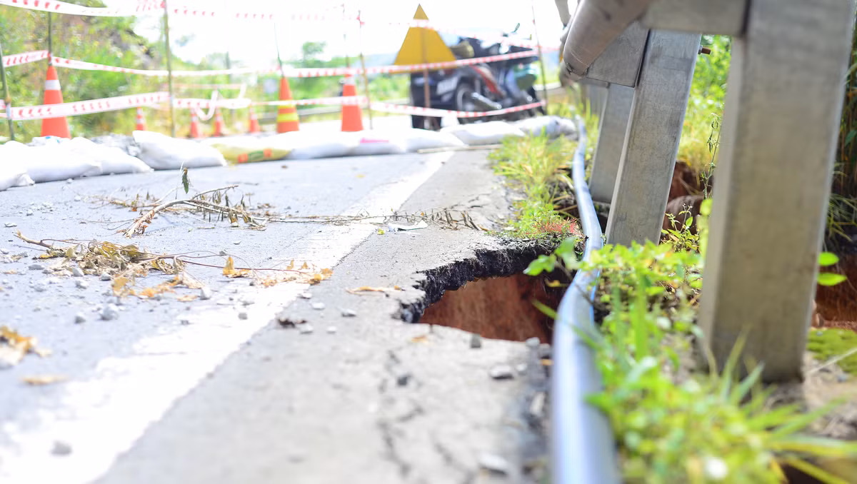 Lam Dong: Deo Ta Nung co nguy co tiep tuc sat lo-Hinh-2