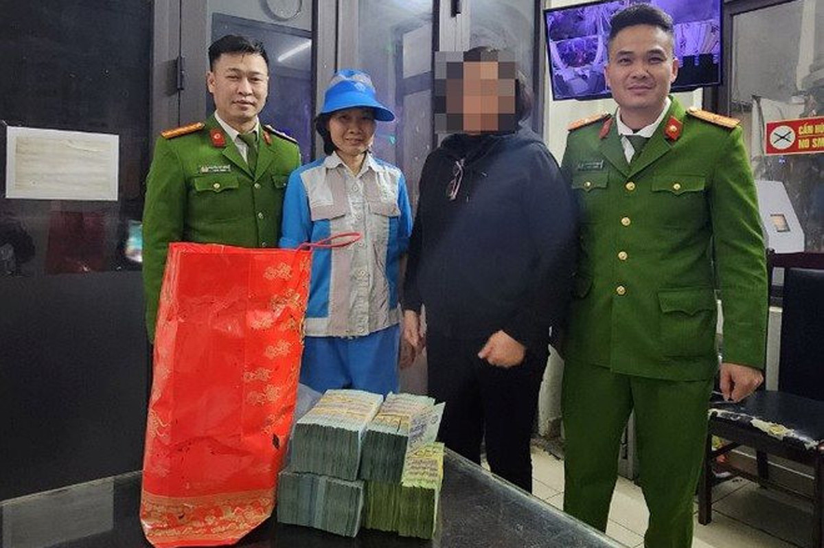 Ha Noi: Nguoi dan ong so y bo gan 1,2 ty vao thung rac