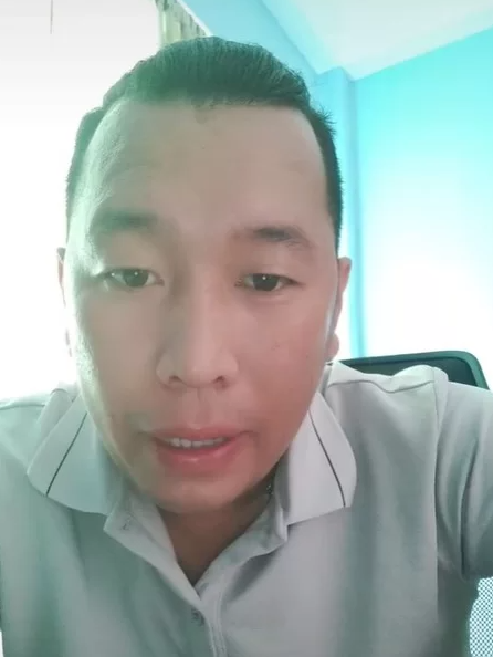 Dù Tuấn đăng tải các video clip như vậy, nhưng theo tìm hiểu của PV, người xưng là Tuấn phò mã không có mối quan hệ mật thiết nào với cán bộ CSGT. "Người này cố tình làm xấu hình ảnh của lực lượng công an", một cán bộ CSGT cho biết. Theo tìm hiểu, Hoàng Đình Tuấn (quê Thanh Hóa) từng có một tiền án về Tội Lừa đảo chiếm đoạt tài sản.