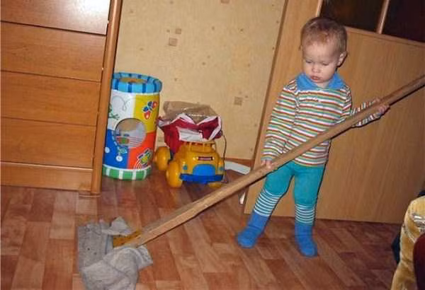 Lau nhà sạch sẽ.