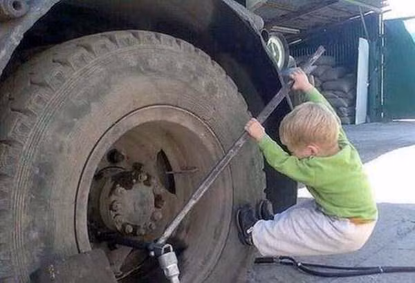 Tuổi nhỏ làm việc lớn.