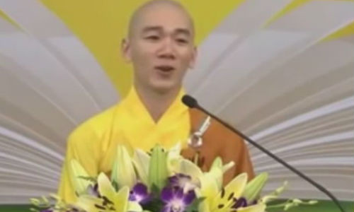 Bai giang cua nha su ve Facebook gay sot mang Viet