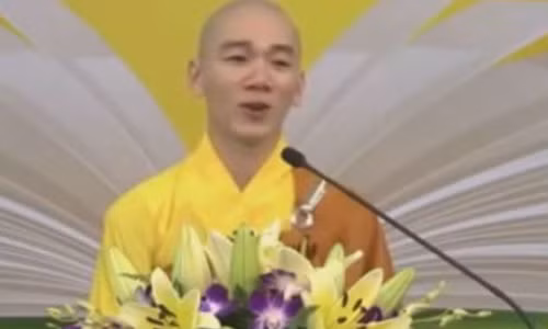 Bai giang cua nha su ve Facebook gay sot mang Viet