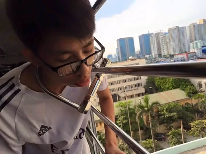 Thanh niên nghịch dại.