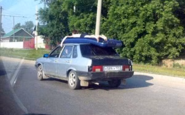 Tắm nắng, ngắm cảnh.