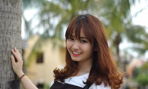 Trái với phong cách thi đấu mạnh mẽ, Mai Phương có vóc dáng nhỏ nhắn, gương mặt khả ái và nụ cười rất duyên khiến người đối diện phải động lòng. Vì vậy, thật dễ hiểu sau khi nghỉ thi đấu đỉnh cao Nguyễn Mai Phương “lấn sân” đóng phim hoặc múa đương đại. Tuy nhiên, ưu tiên số 1 với Mai Phương vẫn là vai trò HLV dẫn dắt đội tuyển trẻ quốc gia.