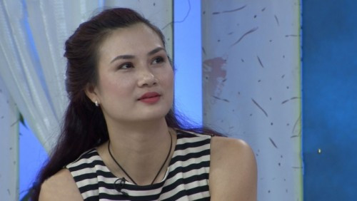 Nhiều người vẫn tưởng với khuôn mặt khả ái, chiều cao như người mẫu, sau khi tạm biệt bóng chuyền nàng hoa khôi của thể thao VN sẽ chuyển sang làm người mẫu. Nhưng niềm đam mê bóng chuyền đã ăn sâu vào máu thịt Kim Huệ, cô vẫn gắn bó mình với quả bóng chuyền. Dù ở cương vị một VĐV hay HLV, chị vẫn luôn tỏa sáng, vẫn luôn có chỗ đứng trong lòng người hâm mộ.