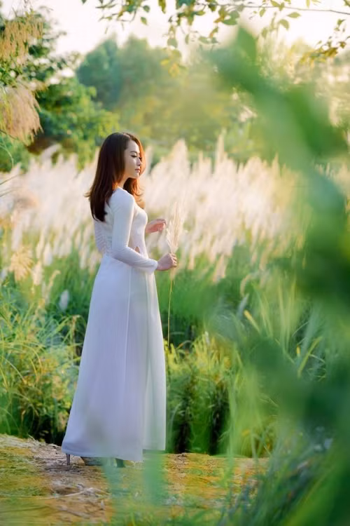 Cô gái này từng giành giải Á khôi 2 Tài hoa duyên dáng Dược 2014.