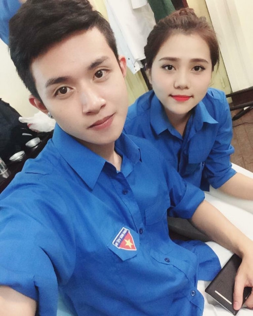 Nhân ngày 20/10, cô gái cũng dành lời chúc cho mẹ: “Vì mình sống và học tập xa nhà nên 20/10 mình chỉ biết gửi lời chúc đến mẹ và cố học cho tốt, kiếm được thật nhiều tiền để tự lo cho bản thân mình, mẹ thấy mình trưởng thành chắc là mẹ vui rồi”.