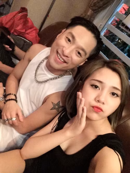 Chỉ sau ít giờ được đăng tải, đoạn clip này đã nhận được hơn 40 ngàn lượt xem và hàng chục ngàn bình luận khen hay của cộng đồng mạng. Nhanh chóng, tin tức về cô bạn này cũng được cư dân mạng tìm kiếm.