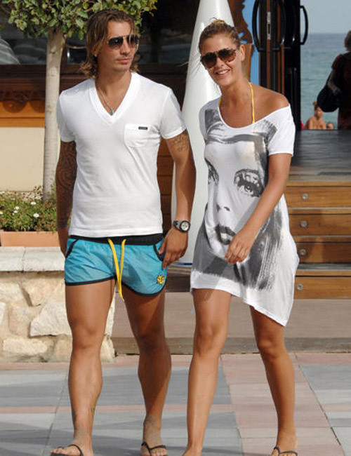 Sau khi chia tay trung vệ Sergio Ramos, cô “bập” vào Alexis Ruano, cầu thủ hiện khoác áo Getafe. Tuy nhiên, những trục trặc trong quan hệ khiến cuộc tình này cũng trôi qua khá nhanh và chính Elisabeth từng hậm hực tuyên bố rằng sẽ không bao giờ dính dáng tới những cầu thủ nữa.