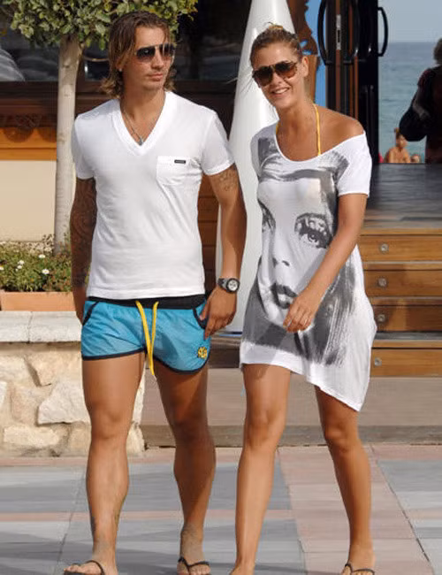 Sau khi chia tay trung vệ Sergio Ramos, cô “bập” vào Alexis Ruano, cầu thủ hiện khoác áo Getafe. Tuy nhiên, những trục trặc trong quan hệ khiến cuộc tình này cũng trôi qua khá nhanh và chính Elisabeth từng hậm hực tuyên bố rằng sẽ không bao giờ dính dáng tới những cầu thủ nữa.