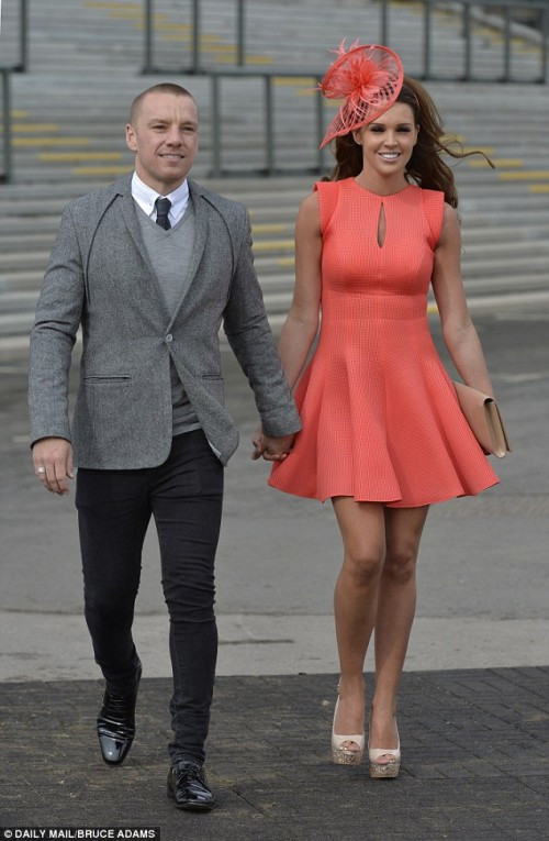 Và “nạn nhân” cuối cùng của nàng là tiền vệ O’Hara. Cựu hoa hậu và cầu thủ Jamie làm đám cưới vào 2012 và có với nhau 3 đứa con. Tuy nhiên, không may mắn cho cô nàng, cuối cùng cô đã bị O’Hara phản bội. Họ đã ly hôn vào tháng 12/2014. Nhưng Danielle vẫn mong muốn mãi được là Wags nổi bật nhất, và chúng ta chưa biết mũi tên của cô nàng sẽ trúng ai tiếp theo.