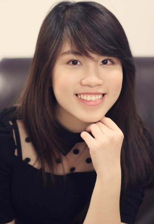 Lê Huyền Như Linh sinh năm 1992, là sinh viên Đại học Manitoba, Canada. 9X từng thi đỗ ngành Pharmacy và Science của 5 trường top ở Australia (Australian National University, University of Sydney, University of Wollogong...). Hiện Như Linh đảm nhiệm vai trò admin Hội Du học sinh Việt Nam tại Manitoba, thường xuyên tham gia tổ chức các hoạt động cho du học sinh vào các dịp lễ tết.