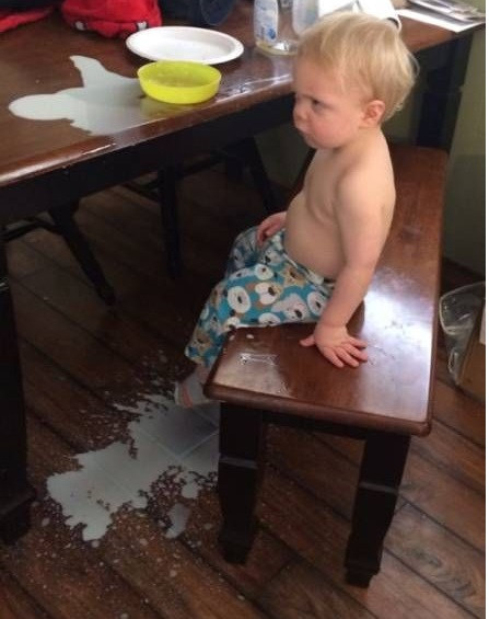 Khi bé mắc lỗi.