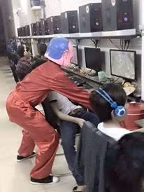 Giải lao sau khi múa lân.