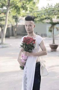 Một bức ảnh kỷ yếu không thể nữ tính hơn của teen Việt.