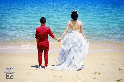 “Gia đình Hà đều làm nông, cha mẹ gần như không được tiếp xúc gì với những thông tin hiện đại nên mẹ càng lo hơn. Ấy vậy mà gia đình họ lại hoàn toàn khác so với những gì mẹ nghĩ, dù hoàn cảnh già yếu, khó khăn nhưng vẫn ra đón tiếp mẹ hết sức vui vẻ.