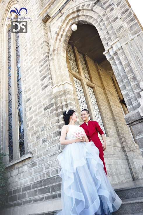 Phat sot voi dam cuoi cua cap doi dong tinh nu Nha Trang