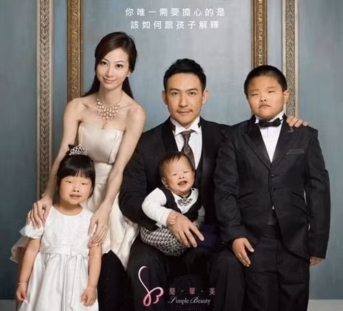 Su that ve co gai trong anh cha me dep, con xau