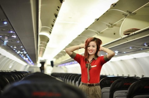 Hiện Lan Anh đang là tiếp viên hàng không hãng Vietjet Air.