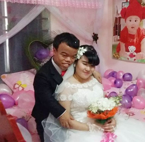 Gap chang lun va co gai mu trong anh cuoi gay bao-Hinh-4