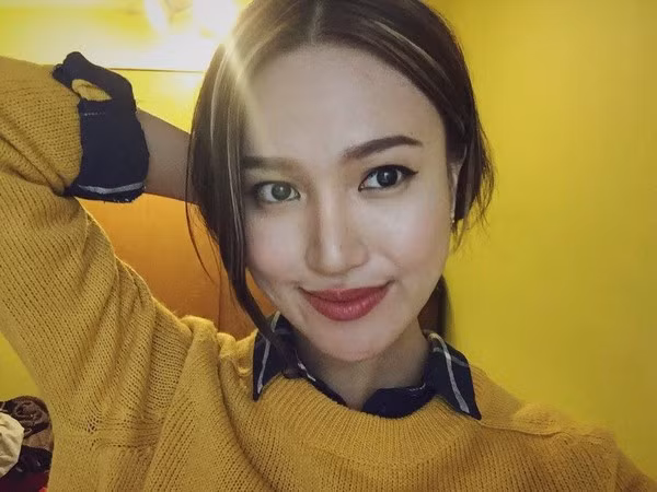 Trần Thị Thùy Trang, sinh năm 1996, hiện đang theo học ngành thiết kế thời trang tại Seattle, Mỹ. Thùy Trang mang vẻ ngoài và tính cách cực kỳ sống động, phóng khoáng. Cô nàng yêu thích các hoạt động thể thao, hay leo núi và đặc biệt là có niềm đam mê với thiết kế.