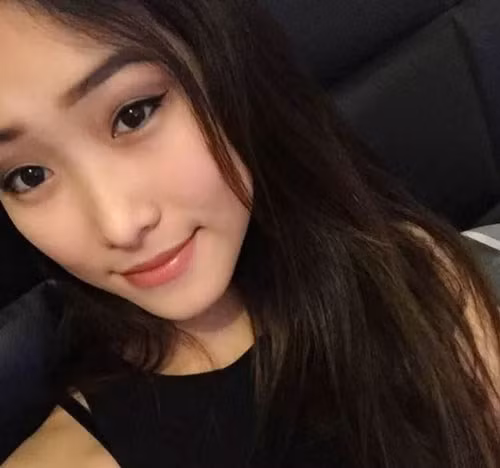 Hồ Thị Thúy Ái, sinh năm 1996, đang theo học tại trường Keilor Downs College, Melbourne, Australia. Quan niệm sống của cô bạn là phải luôn biết phấn đấu, phải luôn tin tưởng vào bản thân mình luôn hướng tới cái mới nhưng phải luôn giữ phong tục và bản sắc của dân tộc Việt Nam.