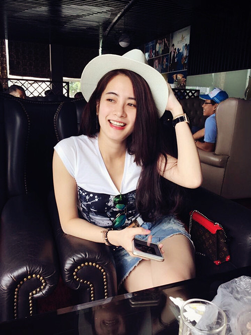  Chân dài trường Báo hiện khá nổi tiếng trong trường và trong cộng đồng giới trẻ.