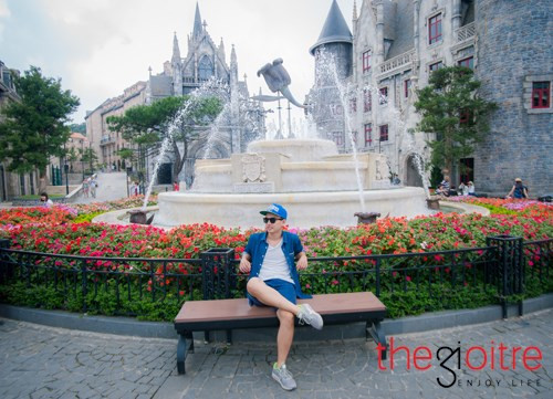 Là một nhiếp ảnh gia đắt show, chỉ làm việc "vừa làm, vừa chơi" cũng giúp cho Vũ Hiệp có thêm khoản thu nhập đều đặn hàng tháng đủ cho anh chàng trang trải cuộc sống sinh viên xa nhà và có một khoản nhỏ tiết kiệm để dành dụm nâng thiết bị máy móc, đi du lịch xa Hà Nội mỗi tháng 1 lần.