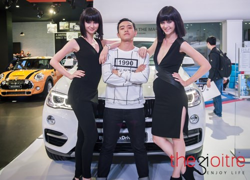 "Mình rất thích công việc của một nhiếp ảnh gia, nó như thể vừa làm vừa chơi vậy, rất thoải mái, tự tại...", Vũ Hiệp tâm sự.