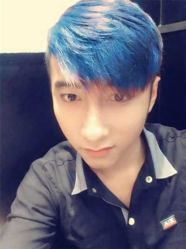 Tuy nhiên, nếu như chàng ca sỹ Sơn Tùng M-TP có rất nhiều fan hâm mộ và ủng hộ, thì Võ Viễn Thiện lại có vẻ ngược lại, gây một ấn tượng không tốt trong khán giả Việt, nhất là những fan của ca sỹ Sơn Tùng khi ngày càng có những hành động “dựa hơi” Sơn Tùng.