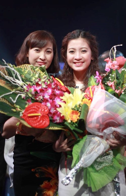 Chia tay cầu vồng ở vị trí top 4 với nhiều tiếc nuối, Mai Anh tâm sự: “Nếu nói mình không buồn thì là nói dối, nhưng mình tin nỗi buồn ấy sẽ là một bài học, là động lực để mình còn tiến bước xa hơn. Buồn bởi vì yêu quá, vì khát vọng lớn quá, vì đam mê nhiều quá...Vị trí top 4 toàn quốc sẽ là một dấu mốc của tuổi 20, bởi ở đó là những bài học, là những trải nghiệm, là những điều đẹp đẽ nhất.” Ảnh: FBNV