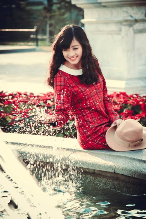 Tham gia AMC, Mai Anh được các anh chị MC nhiệt tình chỉ dạy, giúp đỡ và nhanh chóng tiến bộ. Ảnh: FBNV