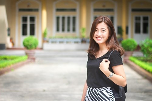 Nguyễn Mai Anh, sinh năm 1995, hiện đang là sinh viên năm 3 chuyên ngành Báo chí đa phương tiện, khoa Phát thanh - Truyền hình, Học viện Báo chí và Tuyên truyền.